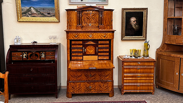 Biedermeier Sekretär Birke furniert um 1830