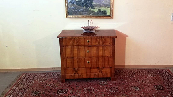 Biedermeier Kommode Nußbaum um 1830